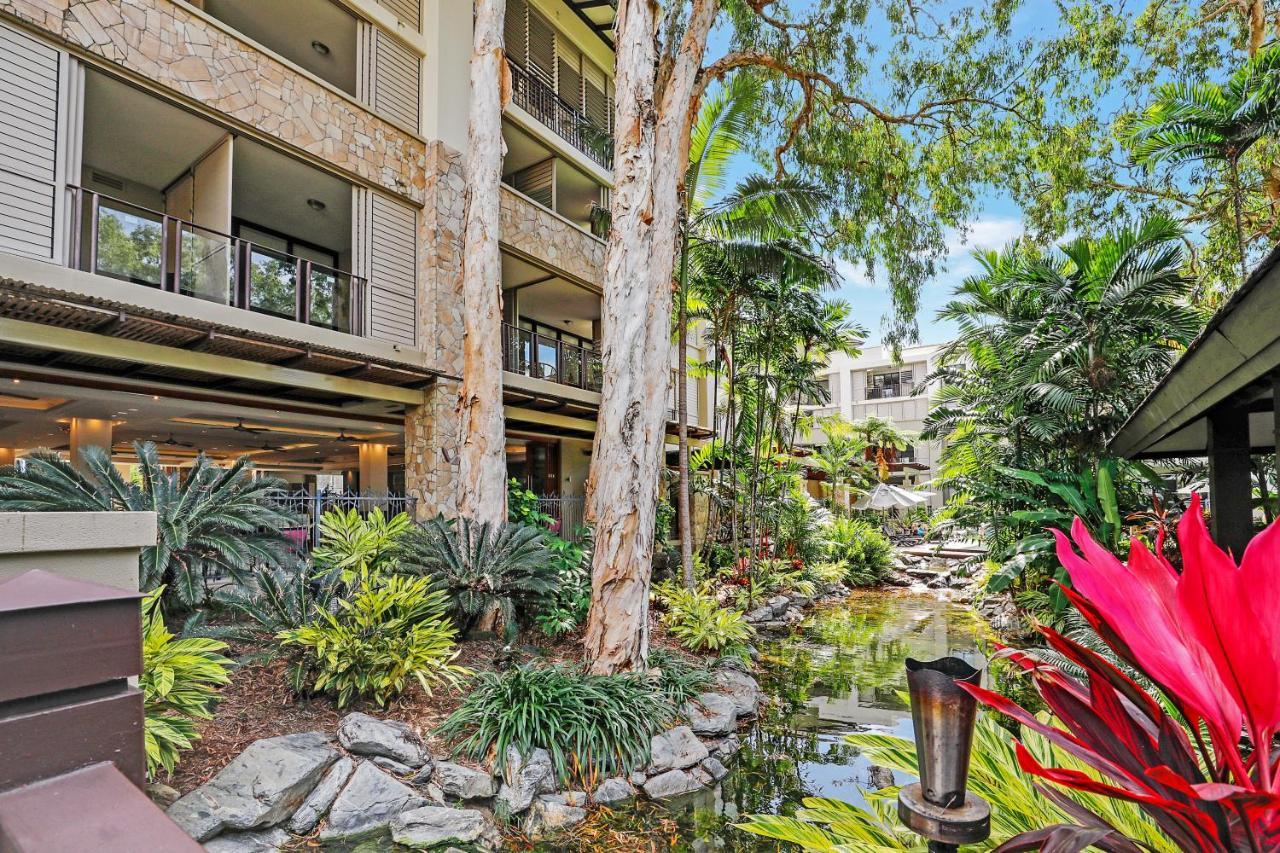 Private Apartments In The Temple Beachfront Resort Palm Cove Exterior foto