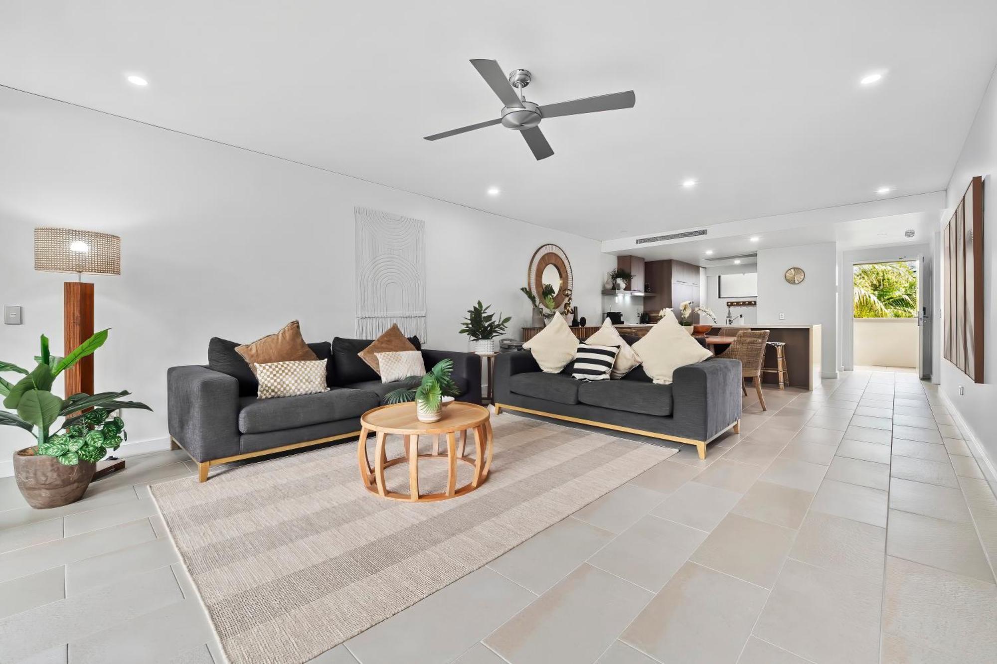Private Apartments In The Temple Beachfront Resort Palm Cove Zimmer foto
