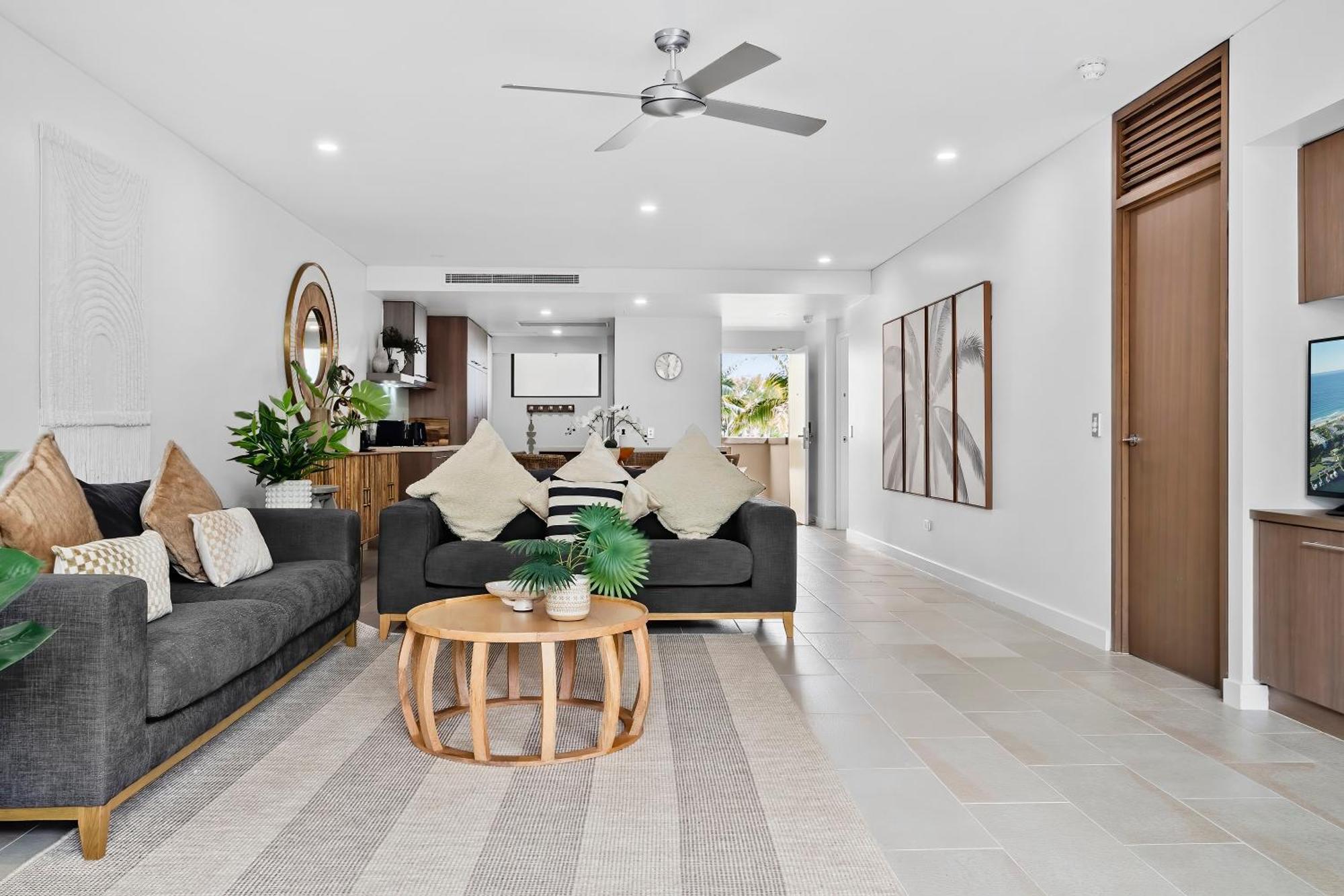 Private Apartments In The Temple Beachfront Resort Palm Cove Zimmer foto