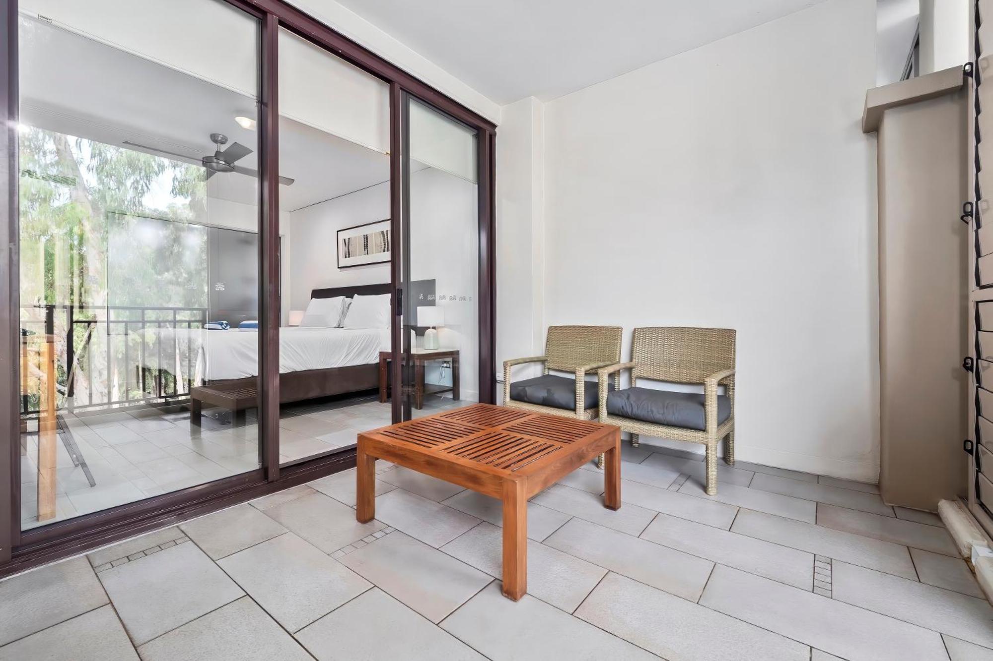 Private Apartments In The Temple Beachfront Resort Palm Cove Zimmer foto