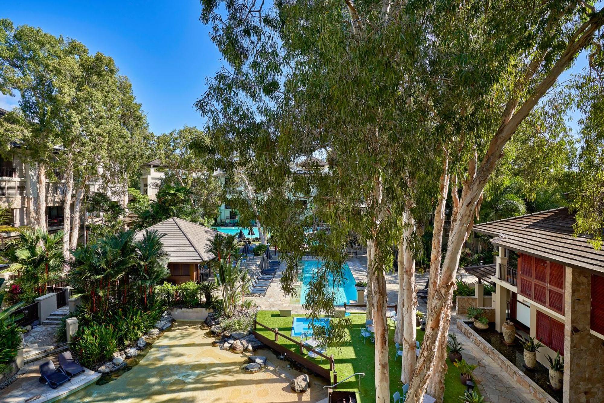 Private Apartments In The Temple Beachfront Resort Palm Cove Zimmer foto