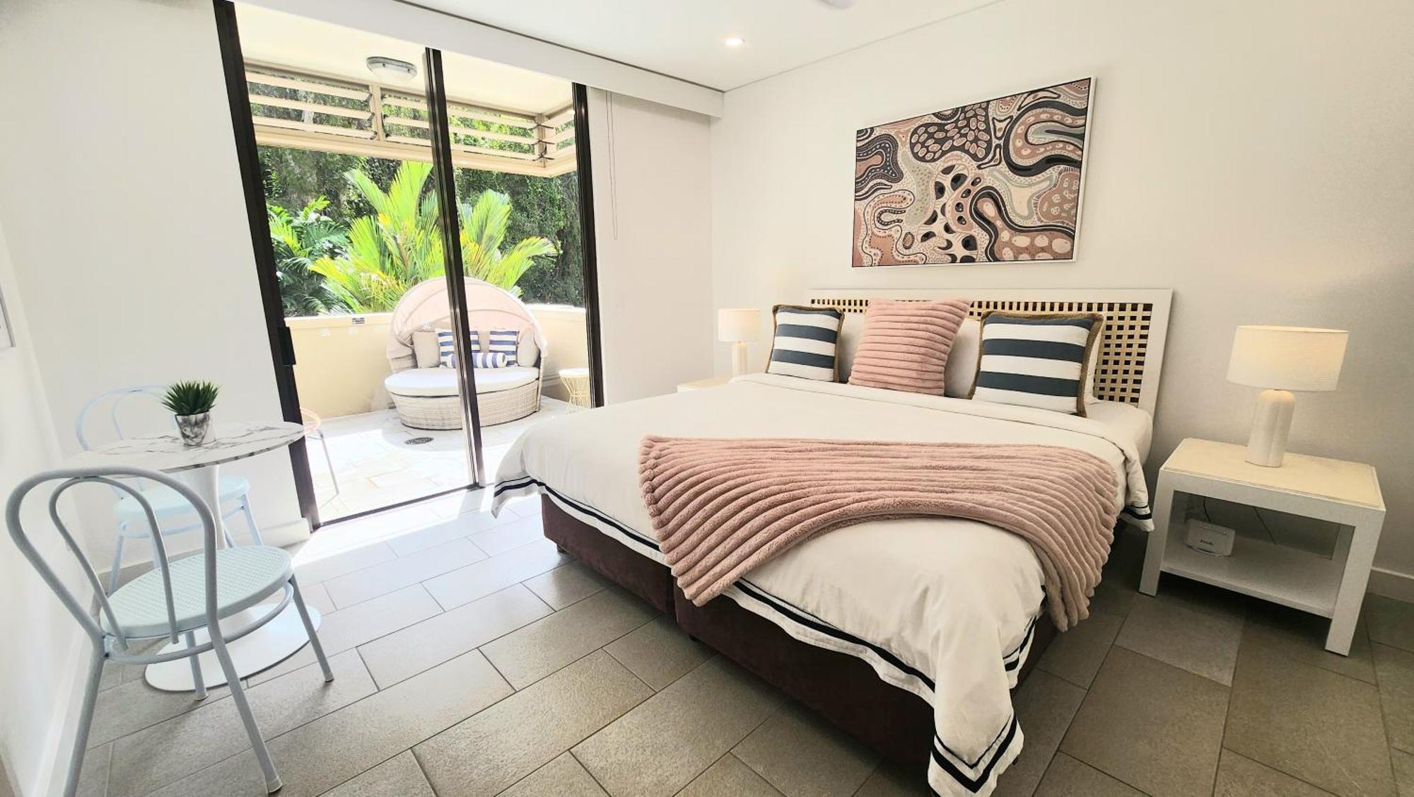 Private Apartments In The Temple Beachfront Resort Palm Cove Zimmer foto