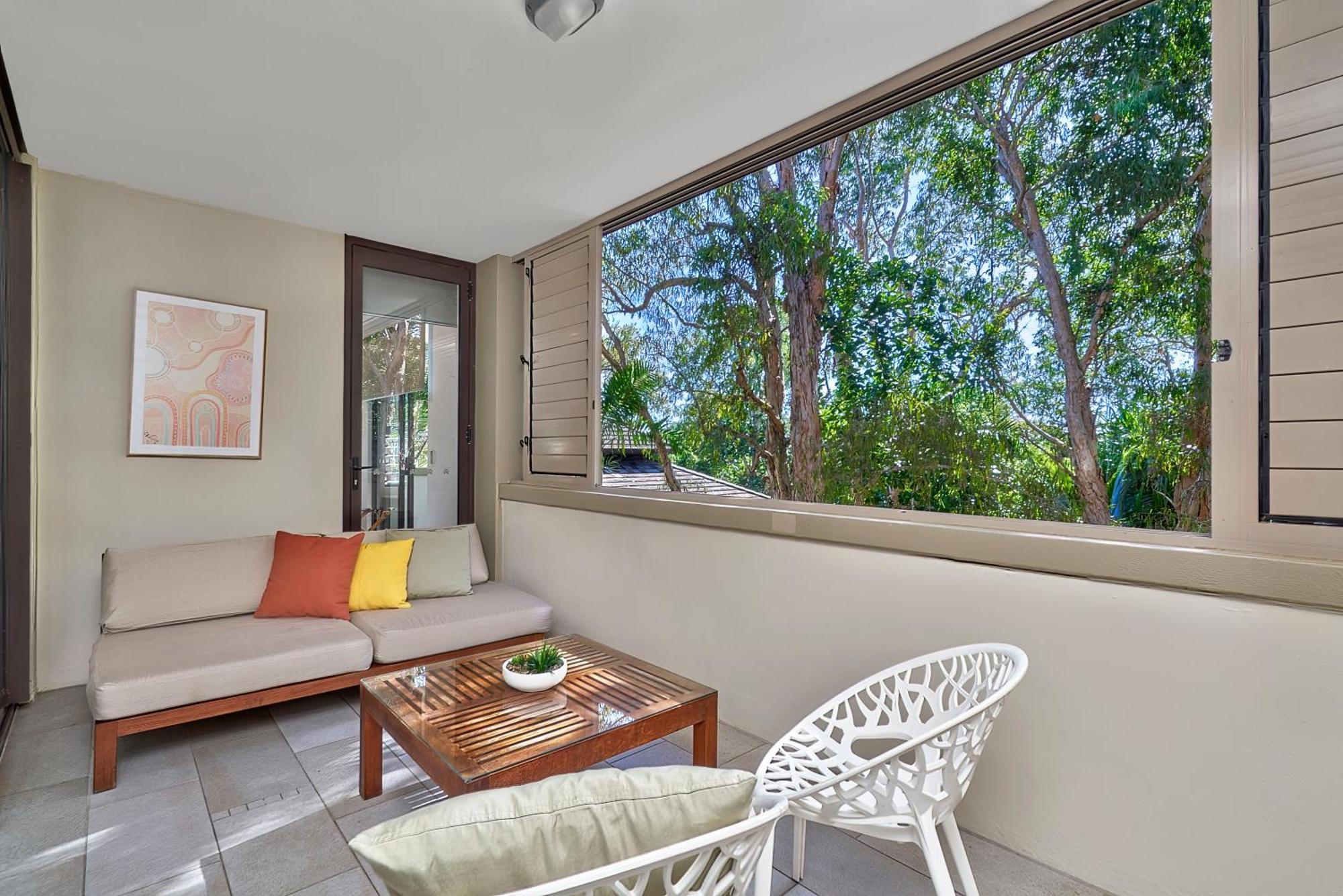 Private Apartments In The Temple Beachfront Resort Palm Cove Zimmer foto